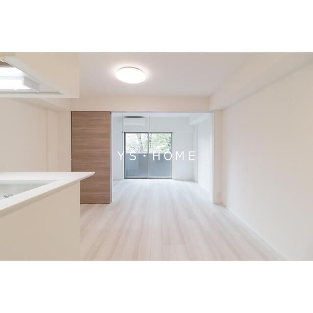 アヴァンカーサ三鷹 リビング