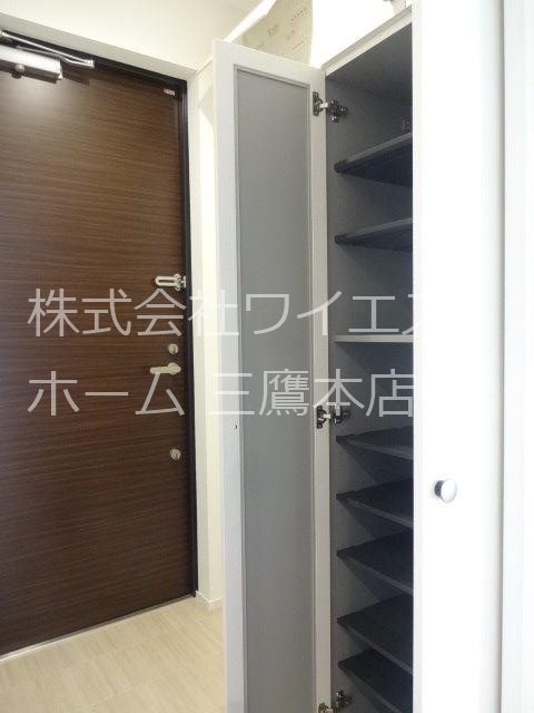 ラグージュ武蔵野 玄関