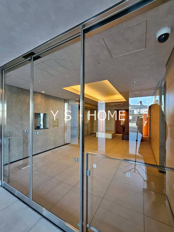 ジェイグラン国立 玄関