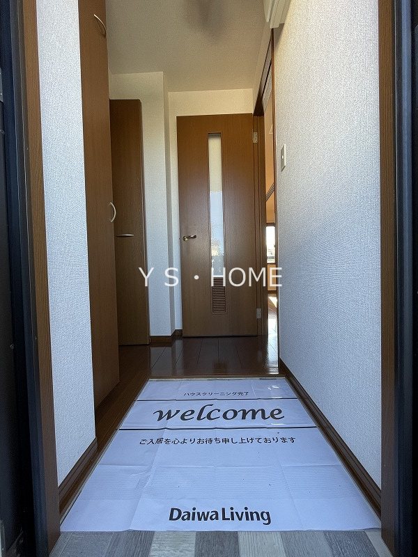 ラ・トゥーエル 玄関