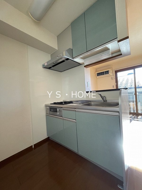 ラ・トゥーエル キッチン