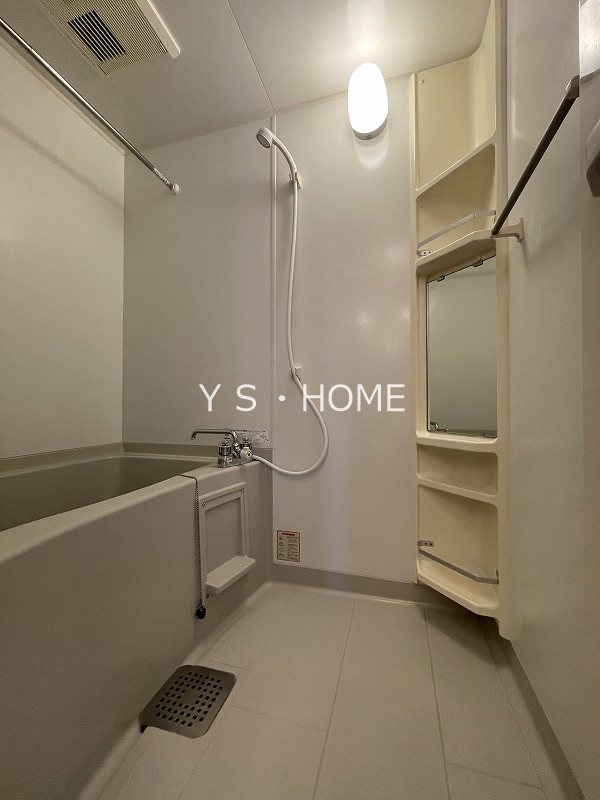 ラ・トゥーエル 風呂画像