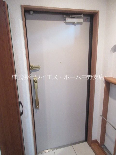 シャンボール中野 玄関