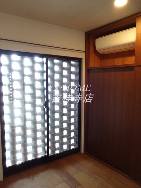 朱合院 ベッドルーム