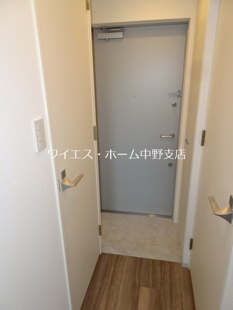 ZOOM中野坂上 玄関