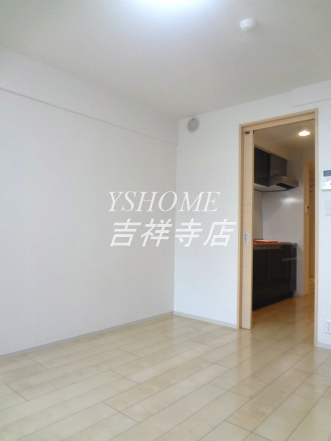 セシリア ベッドルーム