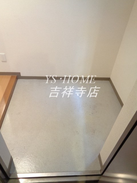 コーポレート連雀2号棟 玄関