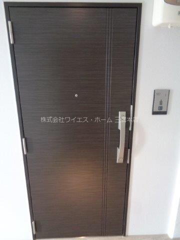 グランドレジデンス三鷹 玄関