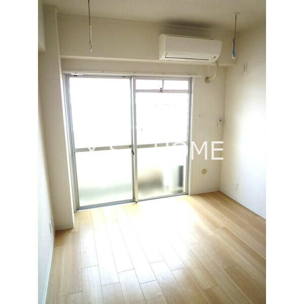 ローヤル国立マンション リビング