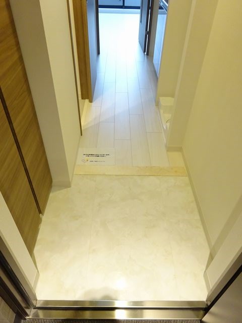 レジディア国立 玄関