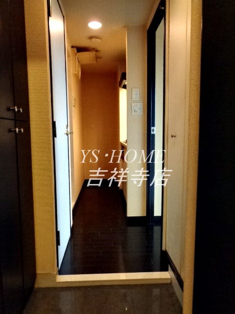 トーシンフェニックス吉祥寺クアトロ 玄関