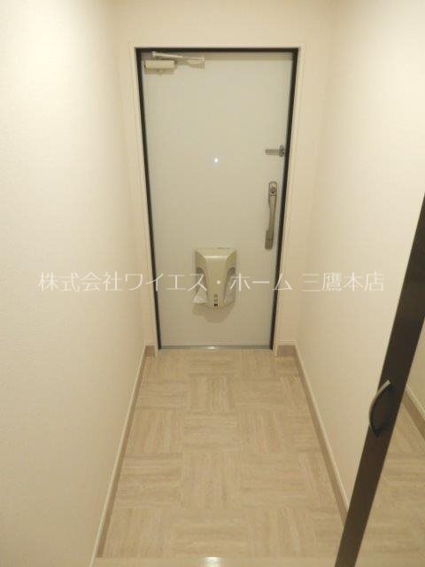 ラ・ソア新川 玄関