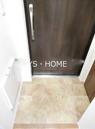 クイーン　ローズ 玄関