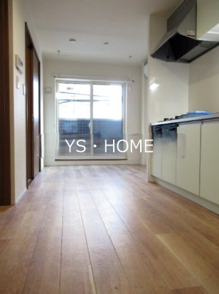 クイーン　ローズ リビング