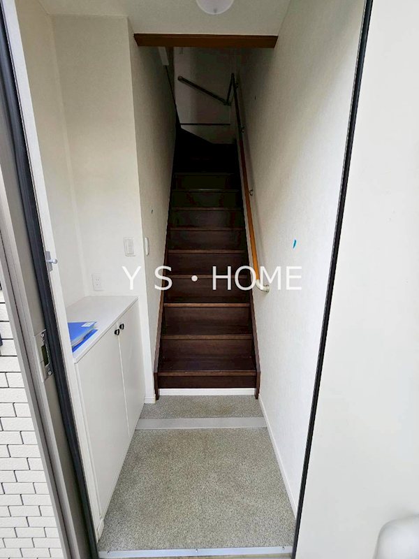 パインコート小平Ａ 玄関