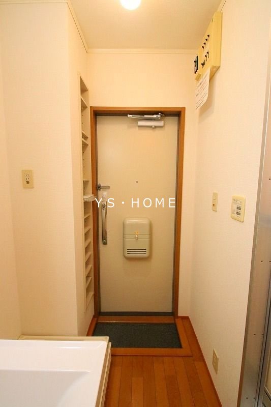 メゾン・ド・グレーヌ 玄関