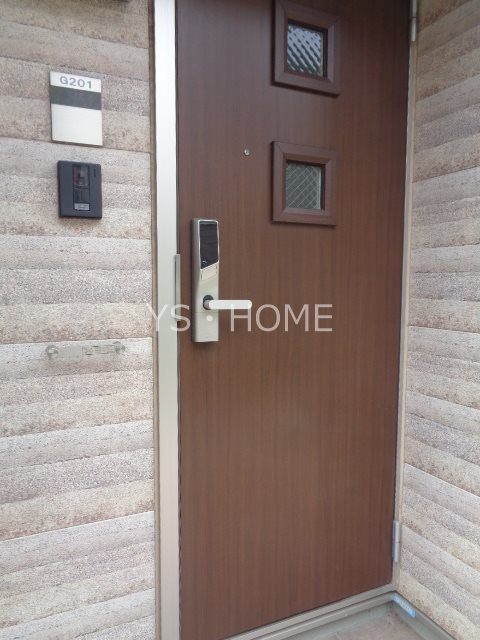 フィーカ Ｇ棟  玄関