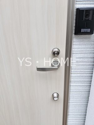 ソルナクレイシア三鷹Ⅱ  玄関