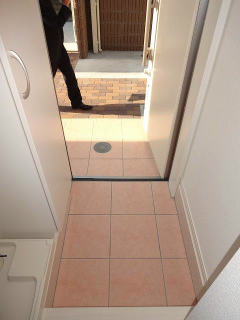 武蔵野テラス　　 玄関