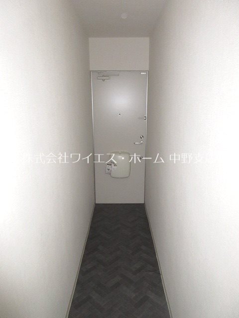 リブ・テイル 玄関