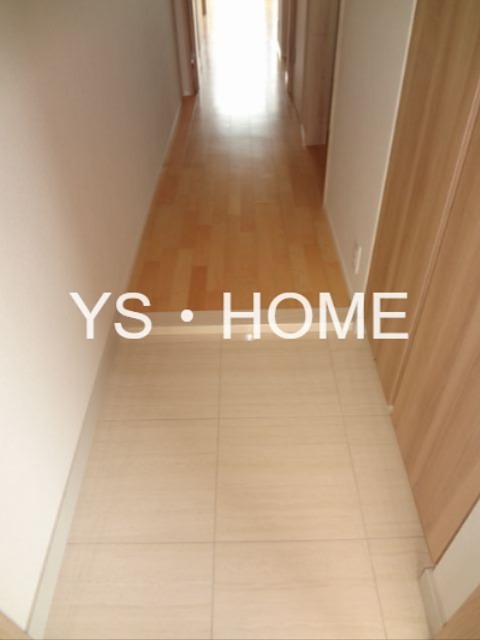 京王府中テラス 玄関