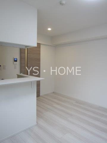 アヴァンカーサ三鷹 リビング