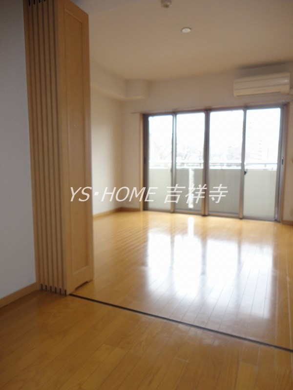 サンティール三鷹サウスウィング リビング