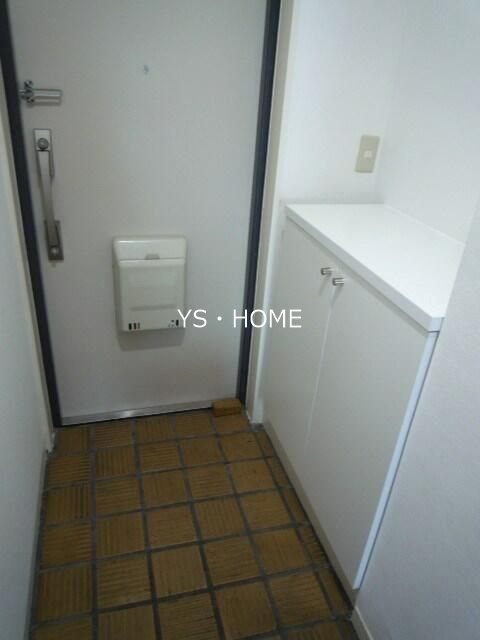 マンションVIP中野坂上 玄関