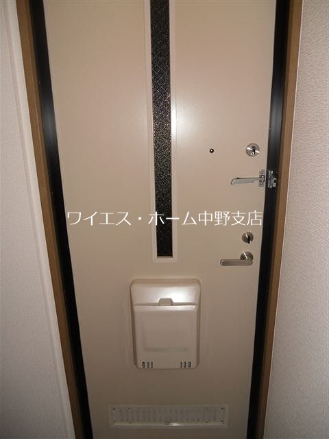 オリビエ中野  玄関