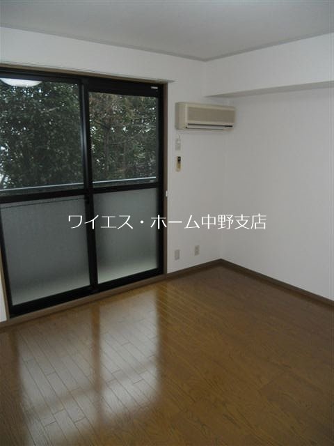 オリビエ中野  ベッドルーム