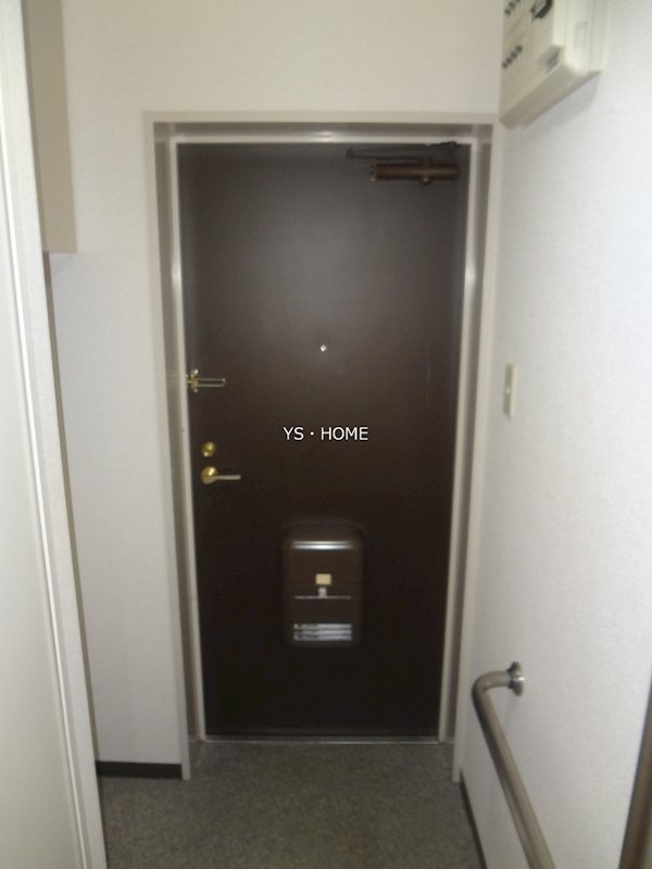 カーサみずの塔 玄関