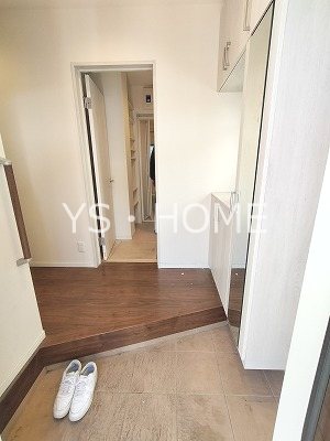 前原町3丁目貸家 玄関