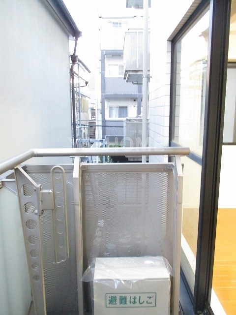 キャッツアイ  ベランダ