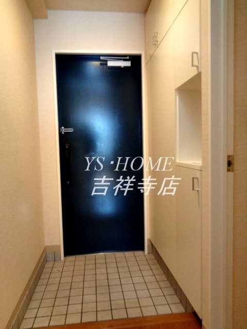 ヴィラージュモカ西荻窪 玄関