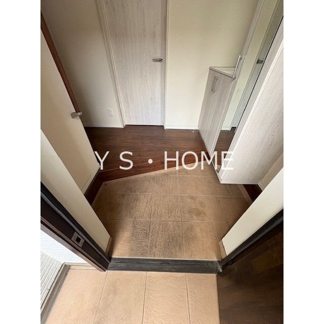 前原町３丁目貸家 玄関