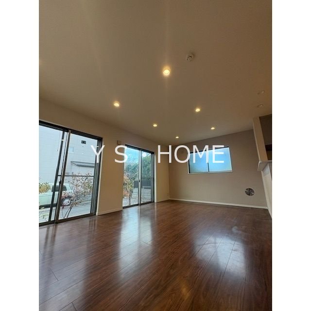 前原町３丁目貸家 リビング