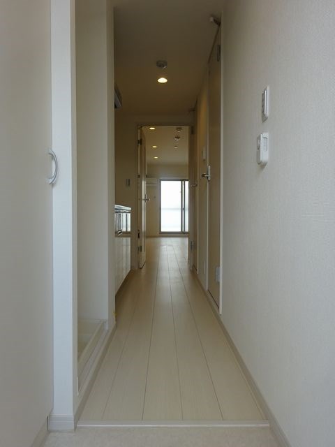 リブリ・メープルリーフ 玄関