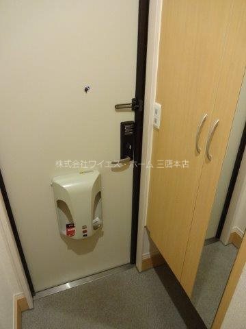ルシード井の頭 玄関