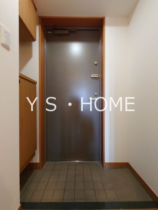 ロイビル国分寺 玄関