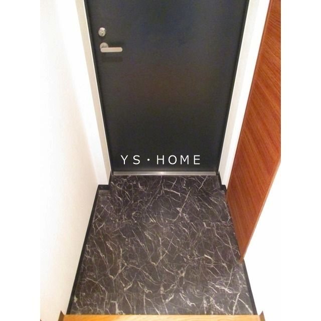 RESPECT THREE 玄関