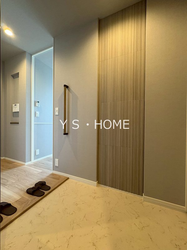 ザ・カリフォルニアレジデンス 玄関