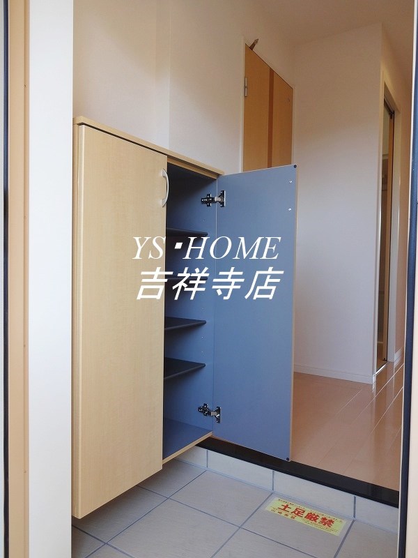 ウイングコート 玄関