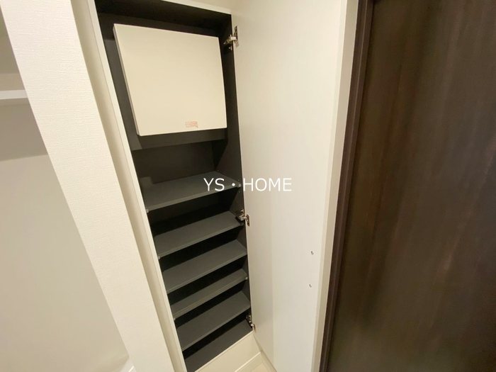 リベラーレ中野  玄関