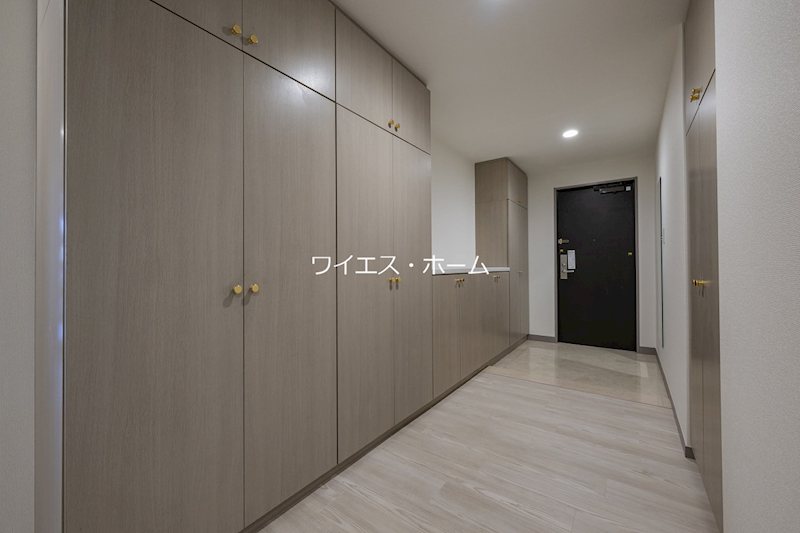 クリスタルコート 玄関