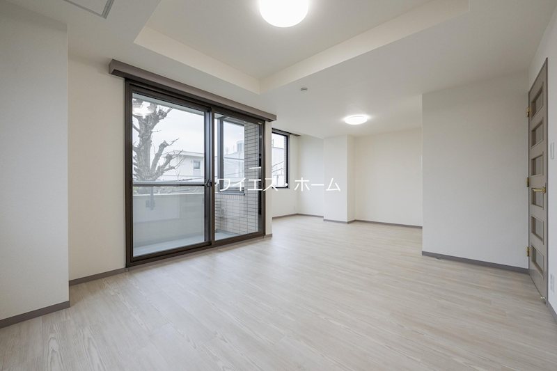 クリスタルコート リビング