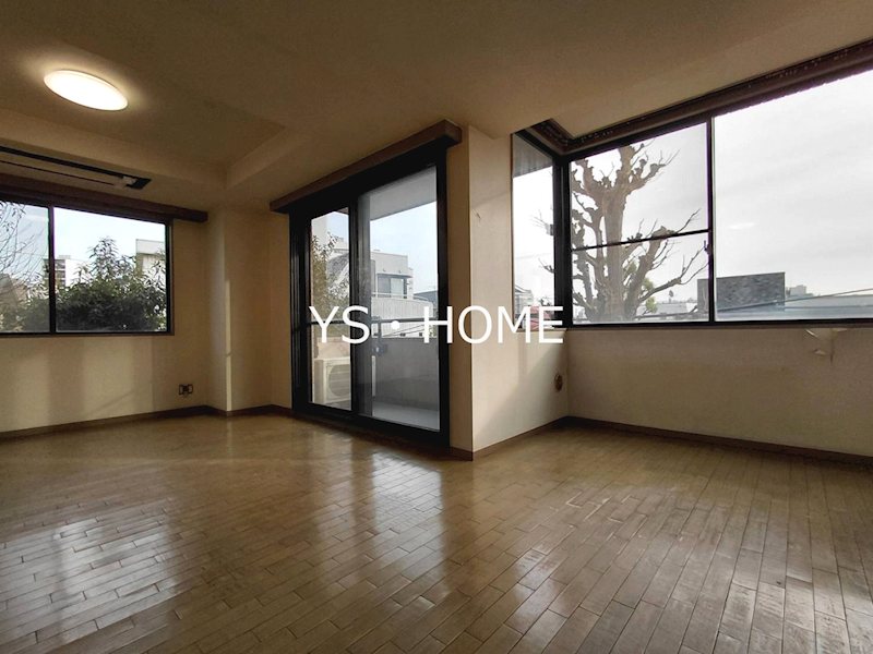 クリスタルコート リビング