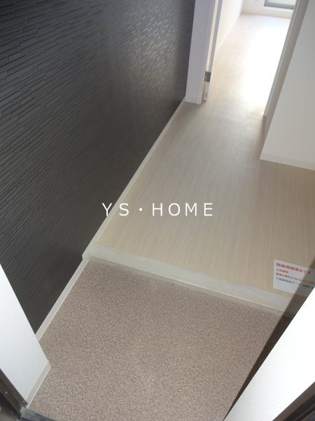 ミレニアス西荻 玄関