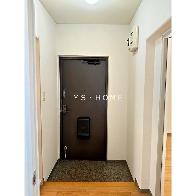 ジェネシス三鷹 玄関