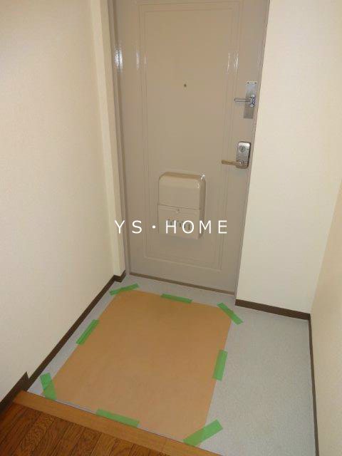 コーポレート小金井梶野通り　6号棟 玄関