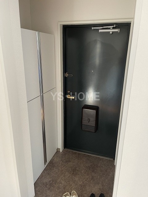 アーグレイ（Ａ－ＧＲＥＹ） 玄関